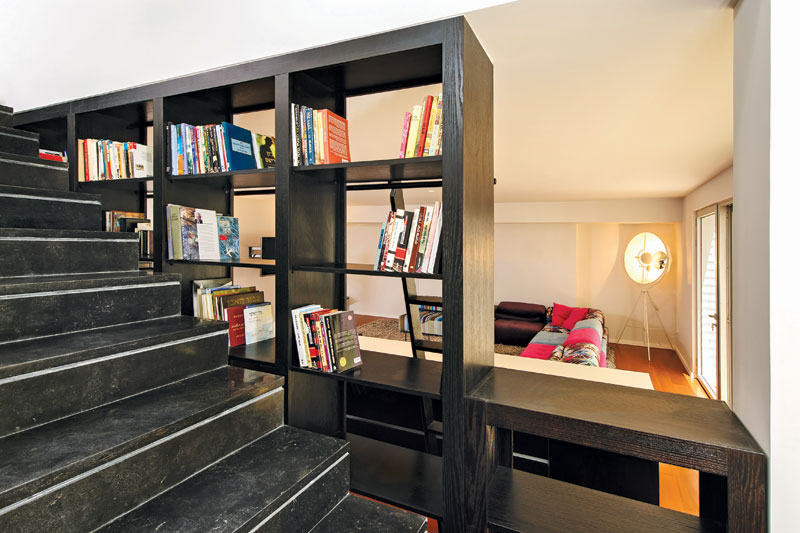 מדרגות שזה גם סיפרייה